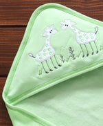 Load image into Gallery viewer, 100%  COTTON FLEECY HOODED BLANKET WITH CUTE GIRAFFEE EMBROIDERY
