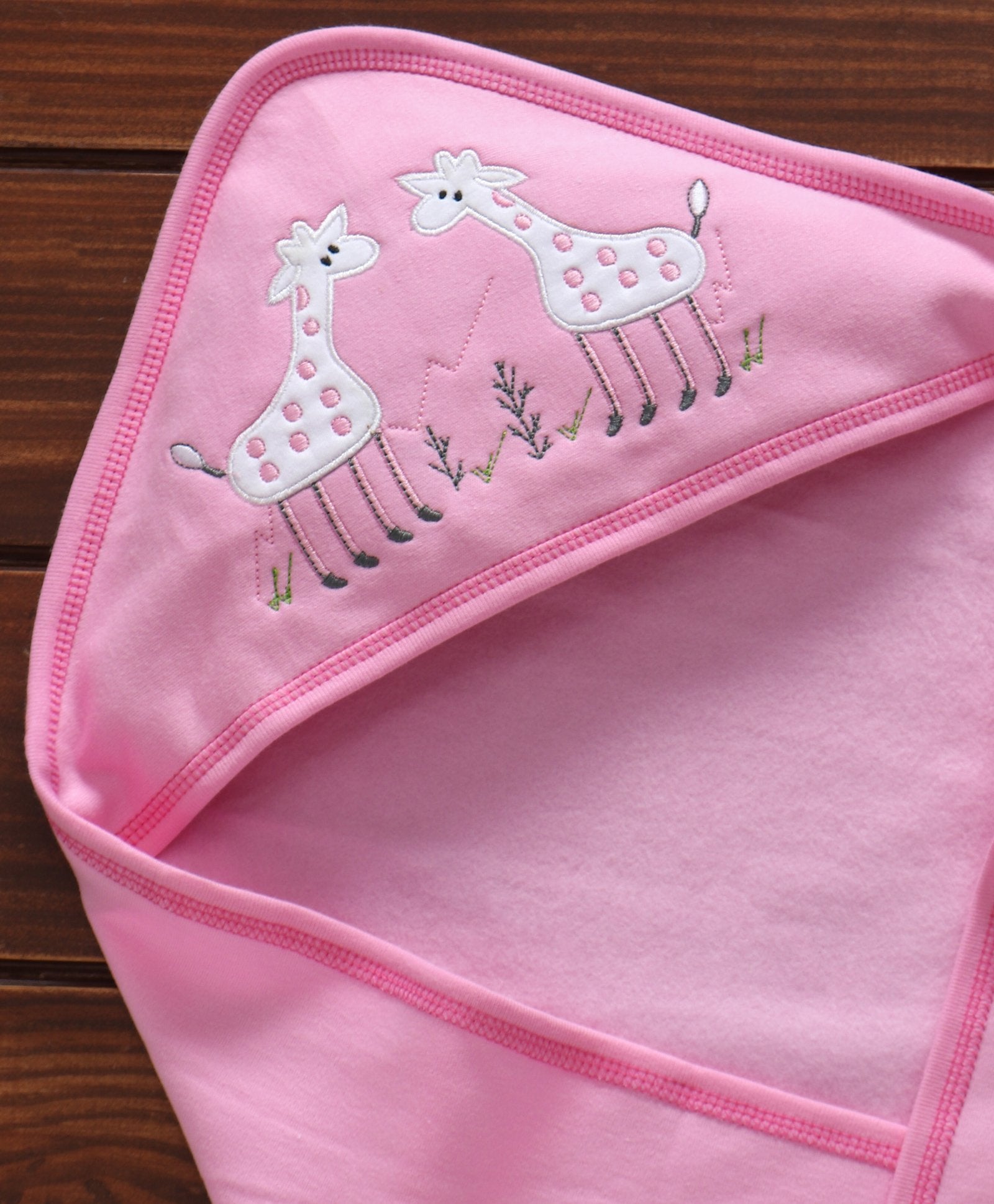 100%  COTTON FLEECY HOODED BLANKET WITH CUTE GIRAFFEE EMBROIDERY